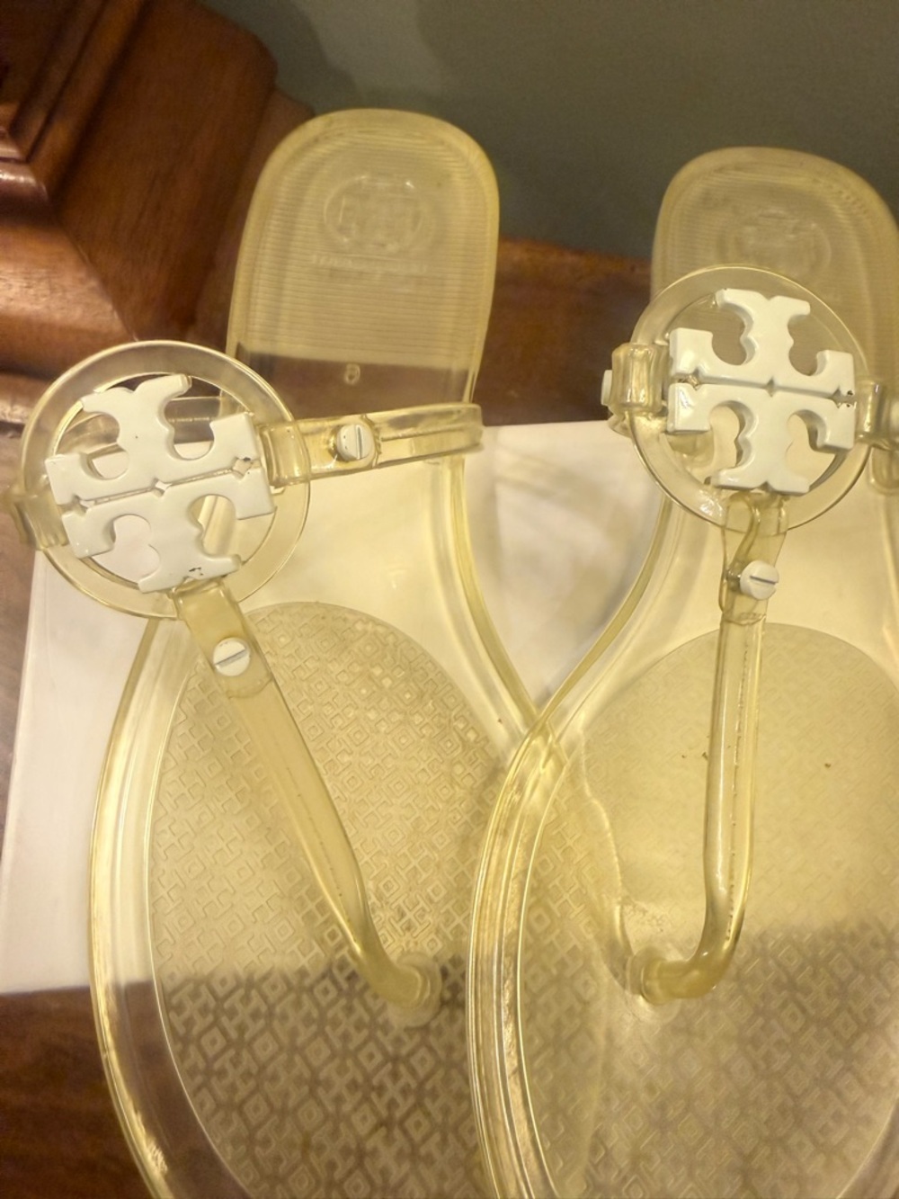 Tory Burch Mini Miller Clear White Jelly Thong Sandals Size 9 - Picture 9 of 9